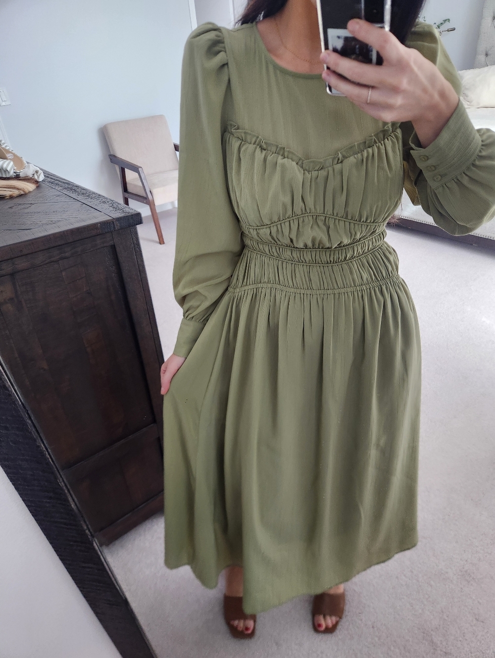 MILA MAE Xs Olive Green Long Sleeve Smocked Waist Midi Dress